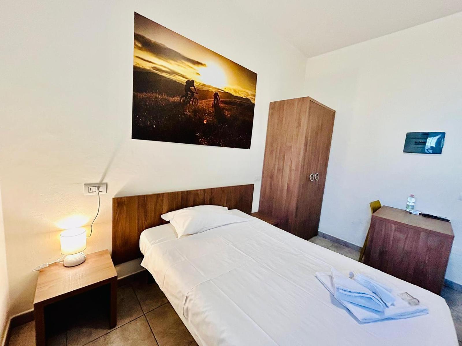 Hotel Bed & Bike Cesena Bagian luar foto