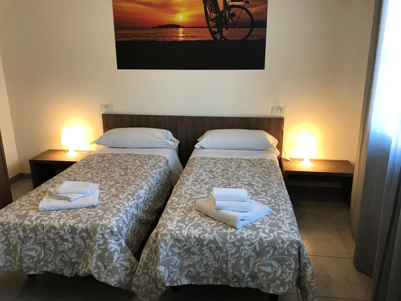 Hotel Bed & Bike Cesena Bagian luar foto